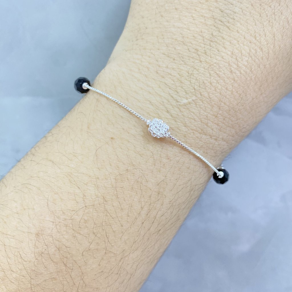 Pulseira prata folheado fio veneziana e bolinha prata e preta ✨ 