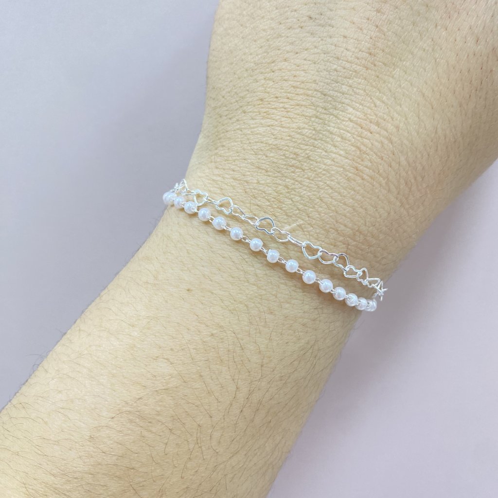 Pulseira duo prata folheado fio coração e mini pérolas ✨