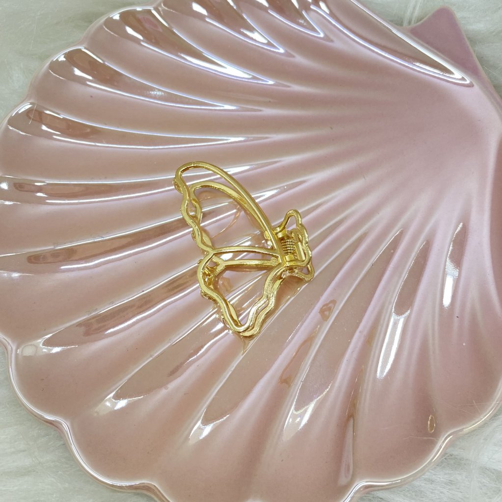 Presilha em metal asa de Borboleta Dourada tamanho pequena 🦋