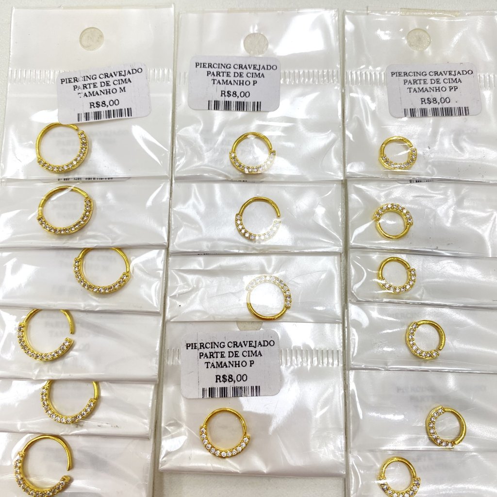 Piercing argola cravejada dourado (parte de cima) 