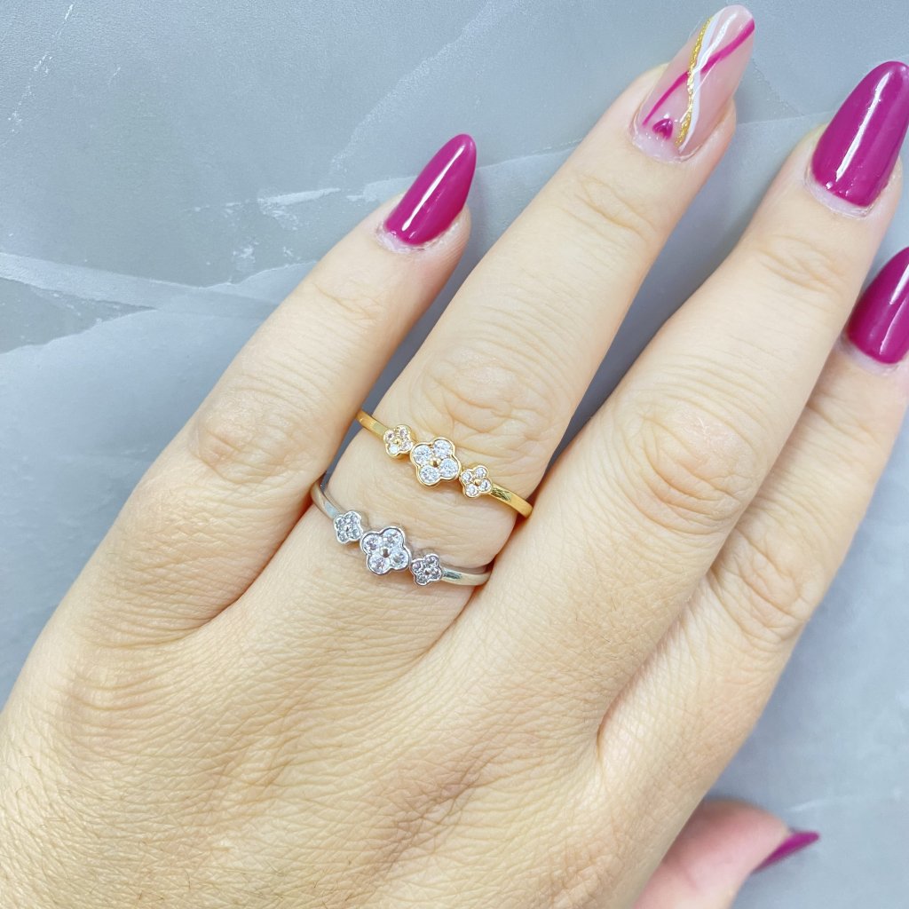 Anel Bijoux fina modelo flor cravejado ✨