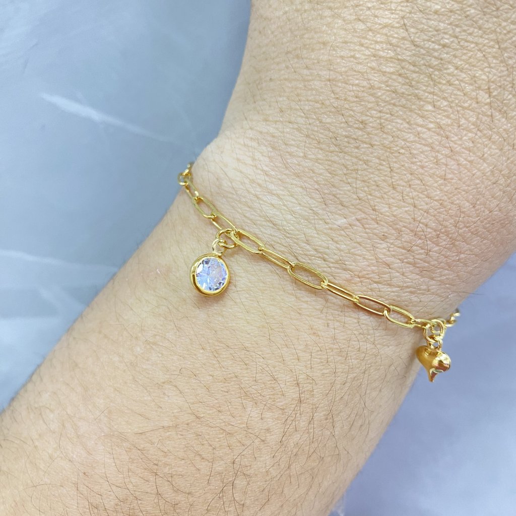 Pulseira dourada folheado elos achatados e ponto de luz e coração ✨