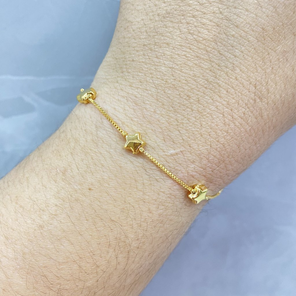 Pulseira dourado folheado fio fino e estrelas ✨