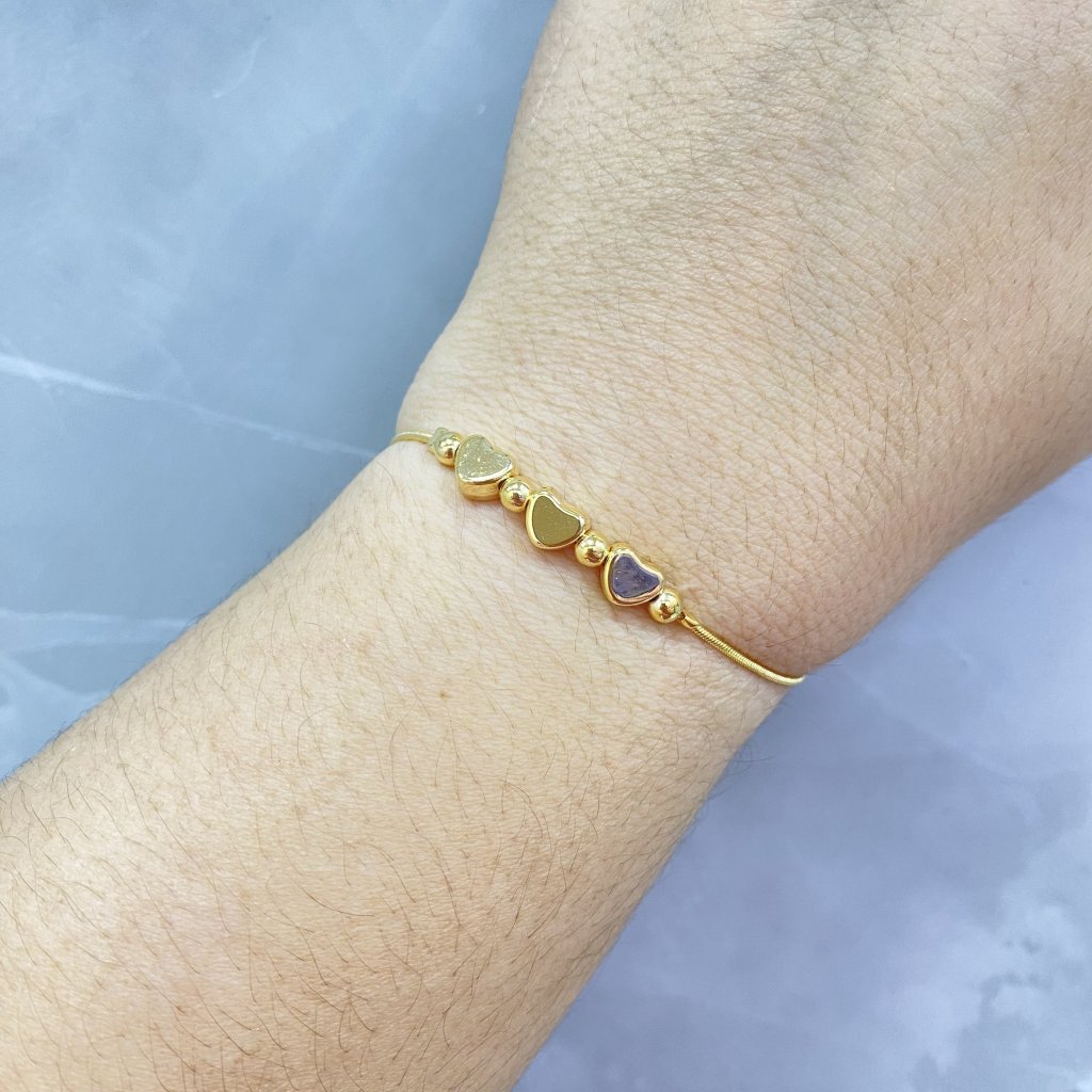 Pulseira dourado folheado fio fino e trio coração ✨