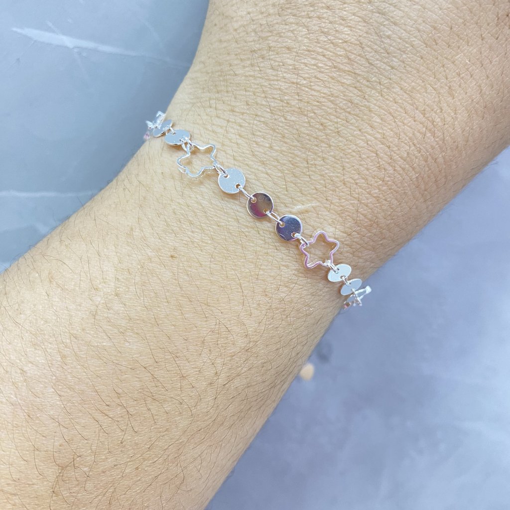 Pulseira prata folheada fio mini medalha e estrela ✨