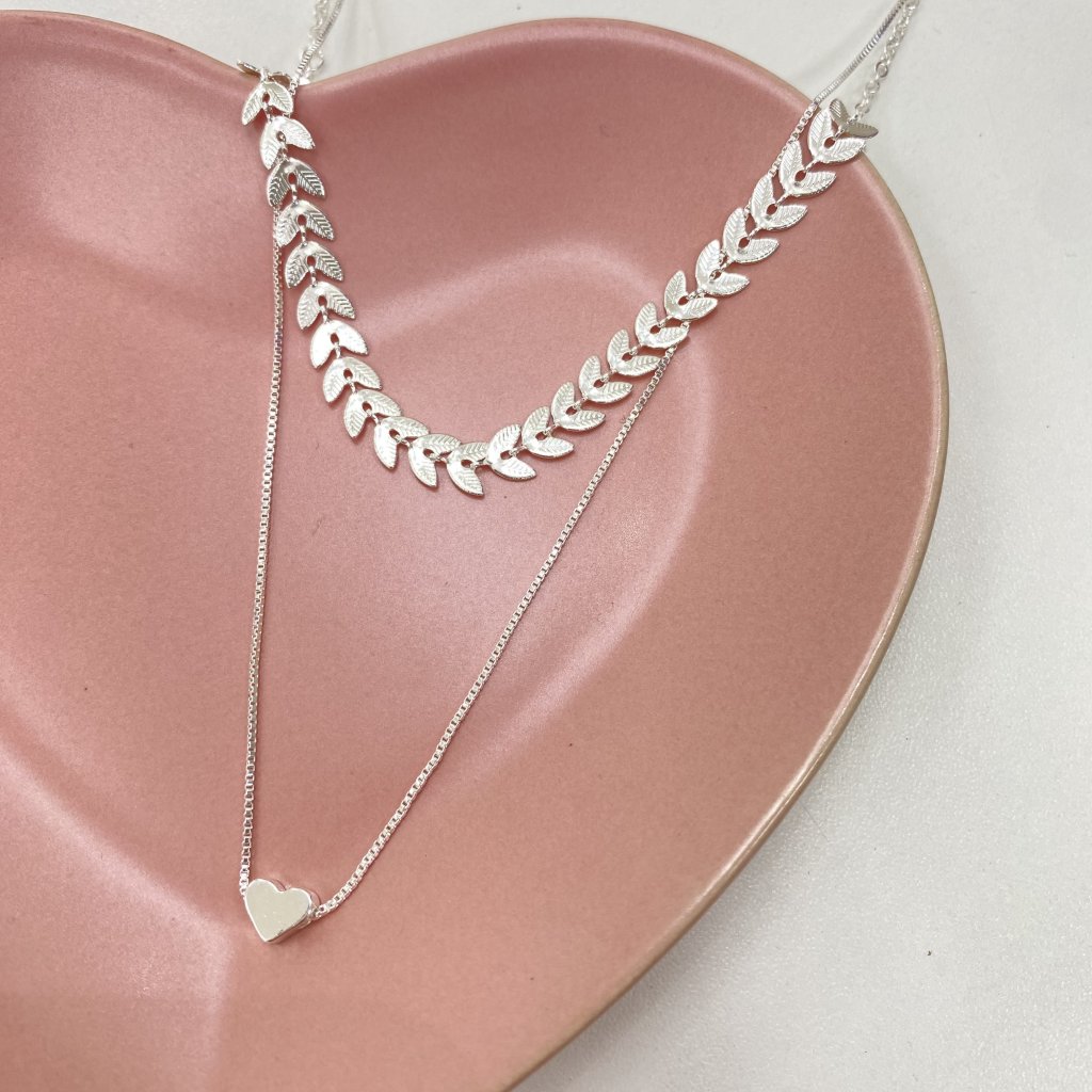 Colar duo prata folheado fio detalhado e mini coração ✨