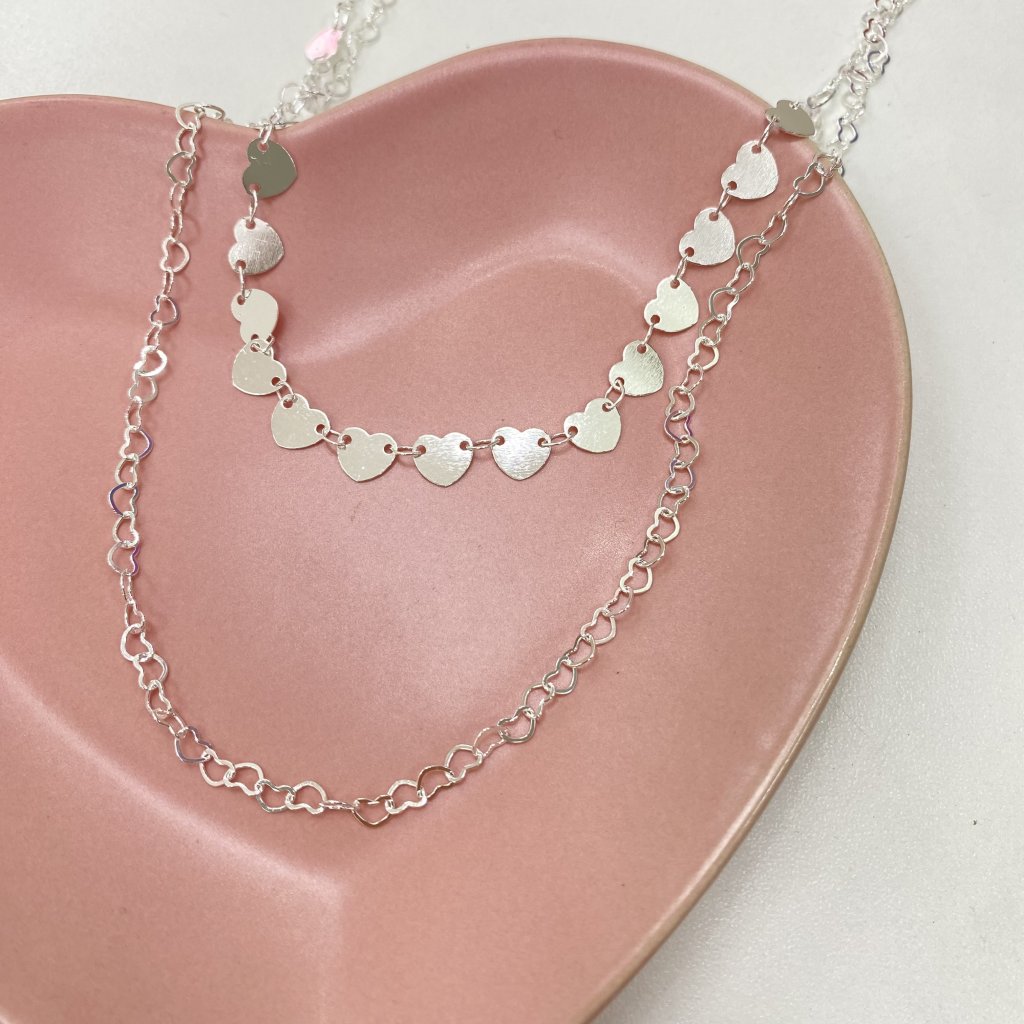 Colar duo prata folheado fio coração e fio mini corações ✨
