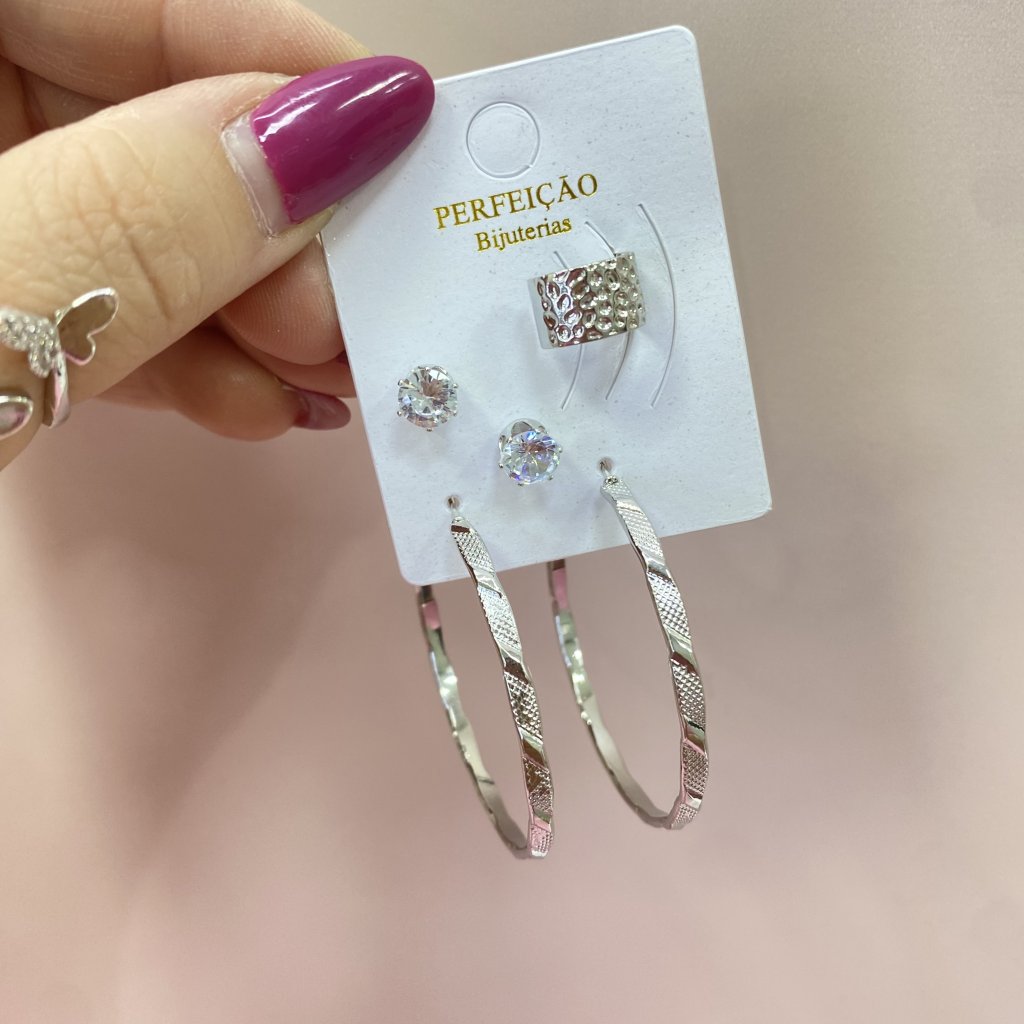 Conjunto Brinco ponto de luz, argola e piercing falso ✨