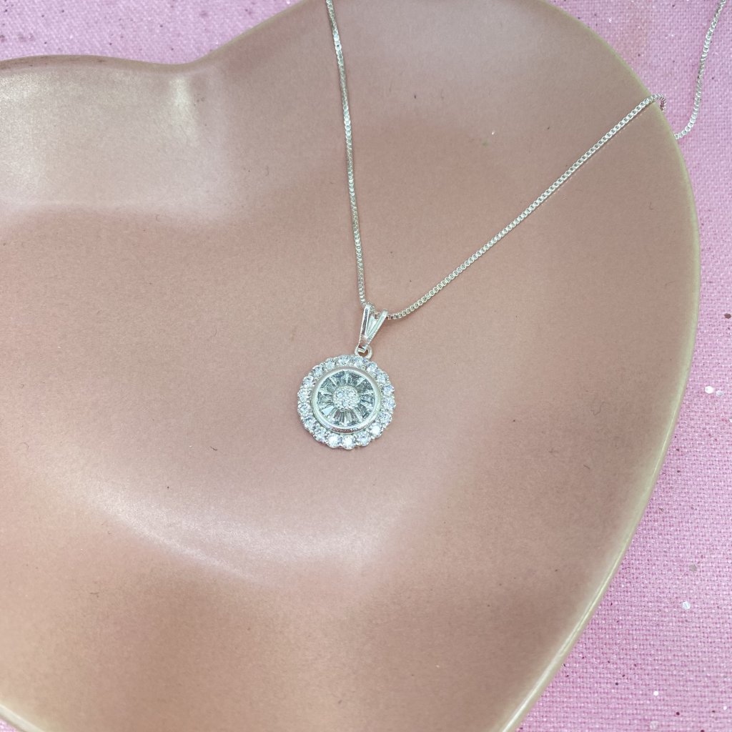 Colar prata folheado pingente modelo pizza cravejado ✨