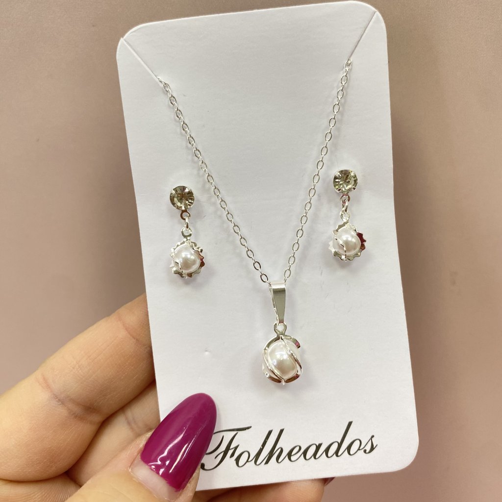 Conjunto prata folheado colar e brinco pérola em detalhes ✨