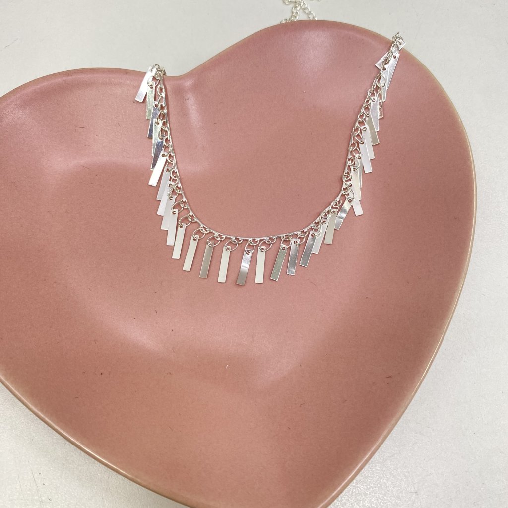 Colar prata folheado fio cortina ✨