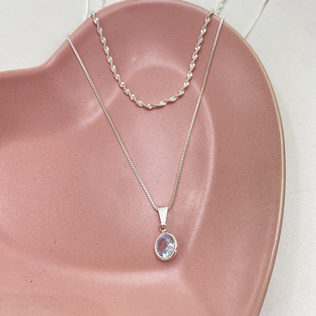 Colar duo prata folheado fio torcido e ponto de luz ✨