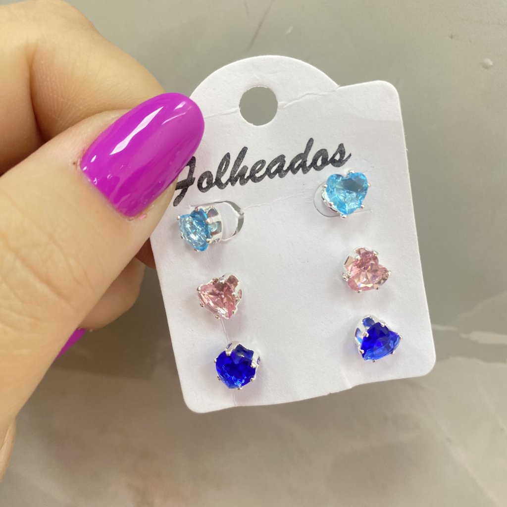 Trio de brincos prata folheado ponto de luz coração azul claro, rosa e azul escuro ✨
