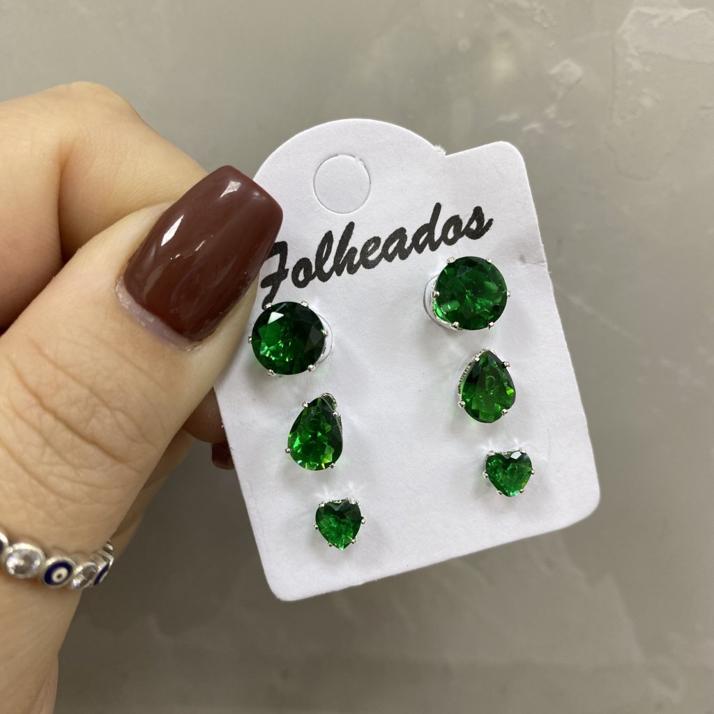 Trio de brincos prata folheado ponto de luz,gota e coração Verde 💚 
