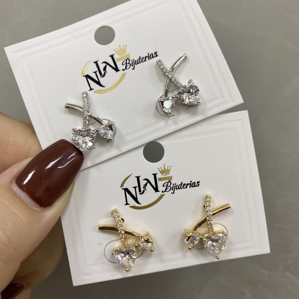 Brinco bijoux fina modelo duo coração ✨