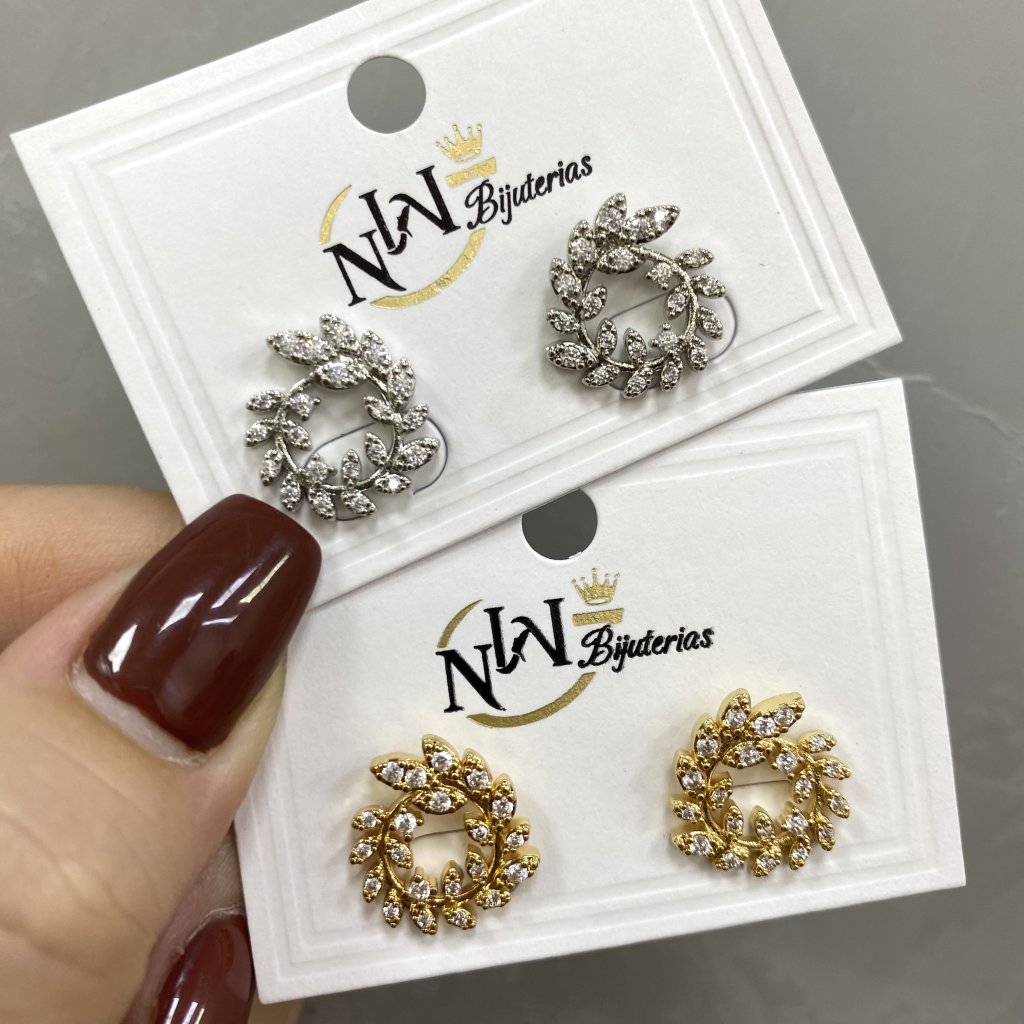 Brinco bijoux fina círculo folhas cravejada ✨