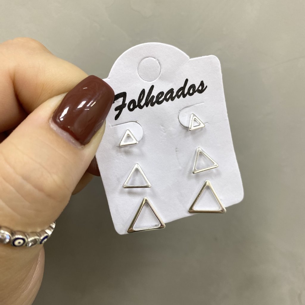 Trio de brincos prata folheado triângulo ✨