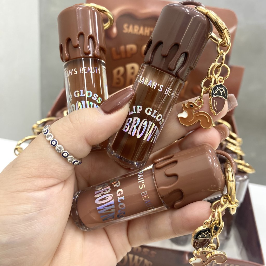 Gloss labial Brown + chaveiro esquilo e nozes 🌰 - Sarah’s Beauty
