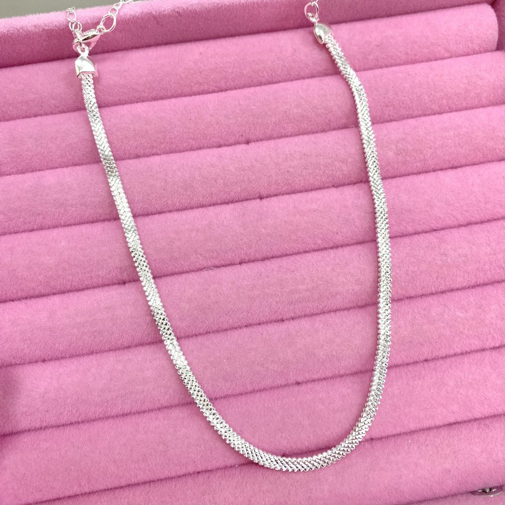 Gargantilha prata folheado fio cobra ✨