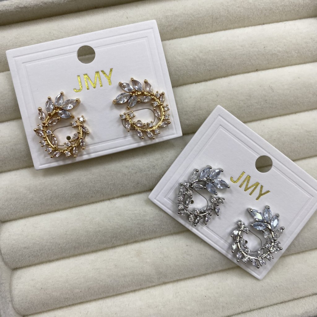 Brinco bijoux fina modelo argola pétalas brilho ✨