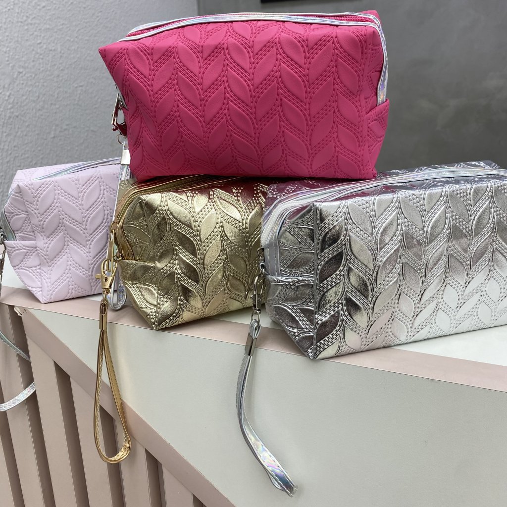 Necessaire Modelo folha courino 🖤