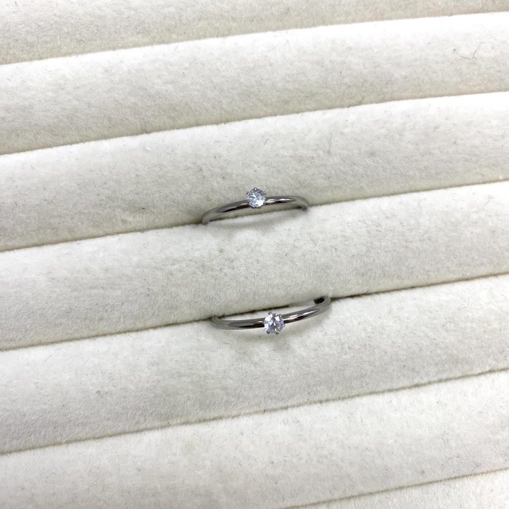 Anel solitário (fino) em aço inox 316L ✨