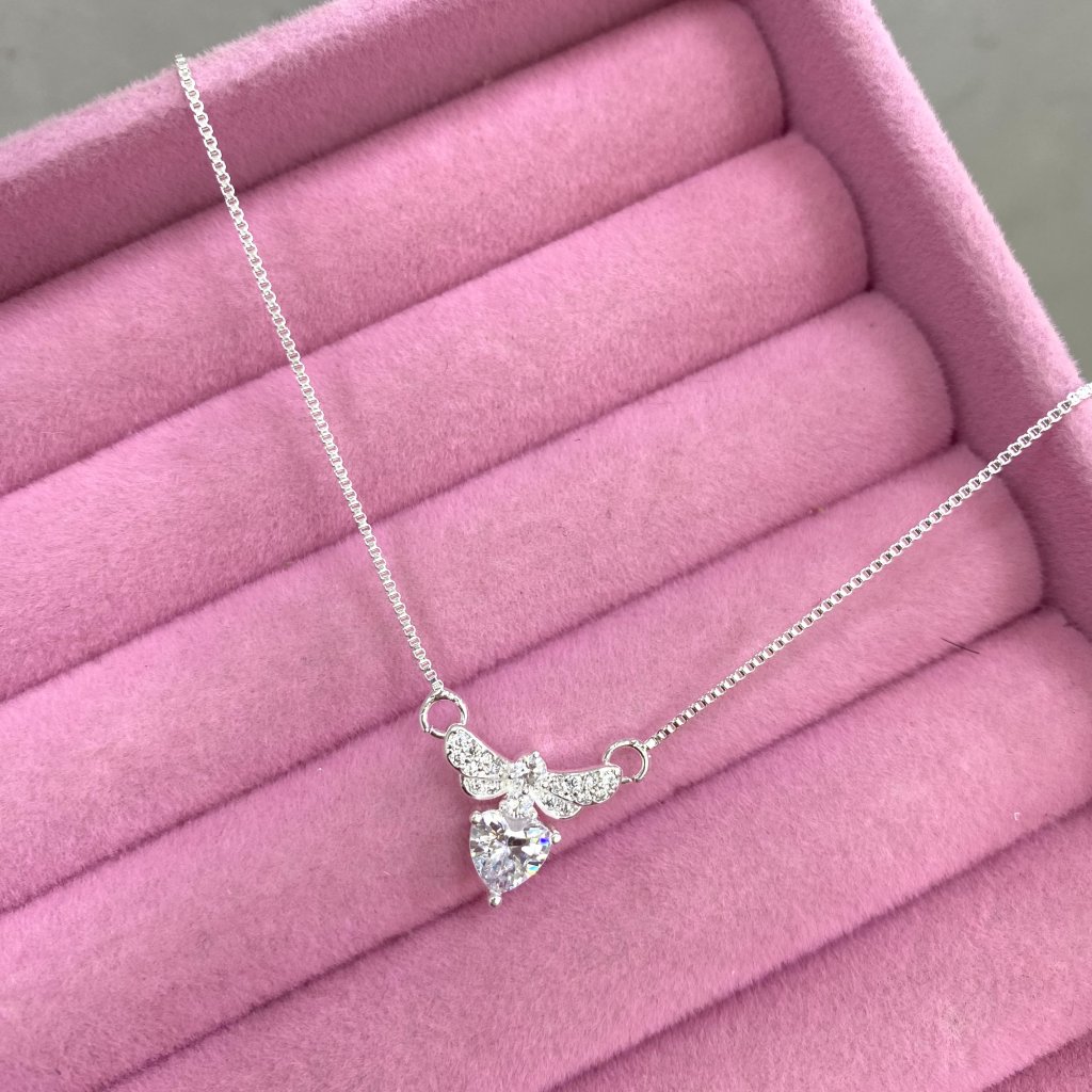 Colar prata folheado pingente asa e ponto de luz coração ✨