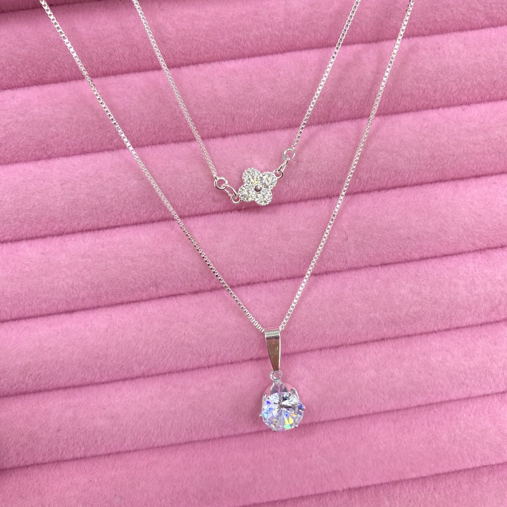 Colar duo prata folheado ponto de luz e flor da sorte cravejado ✨