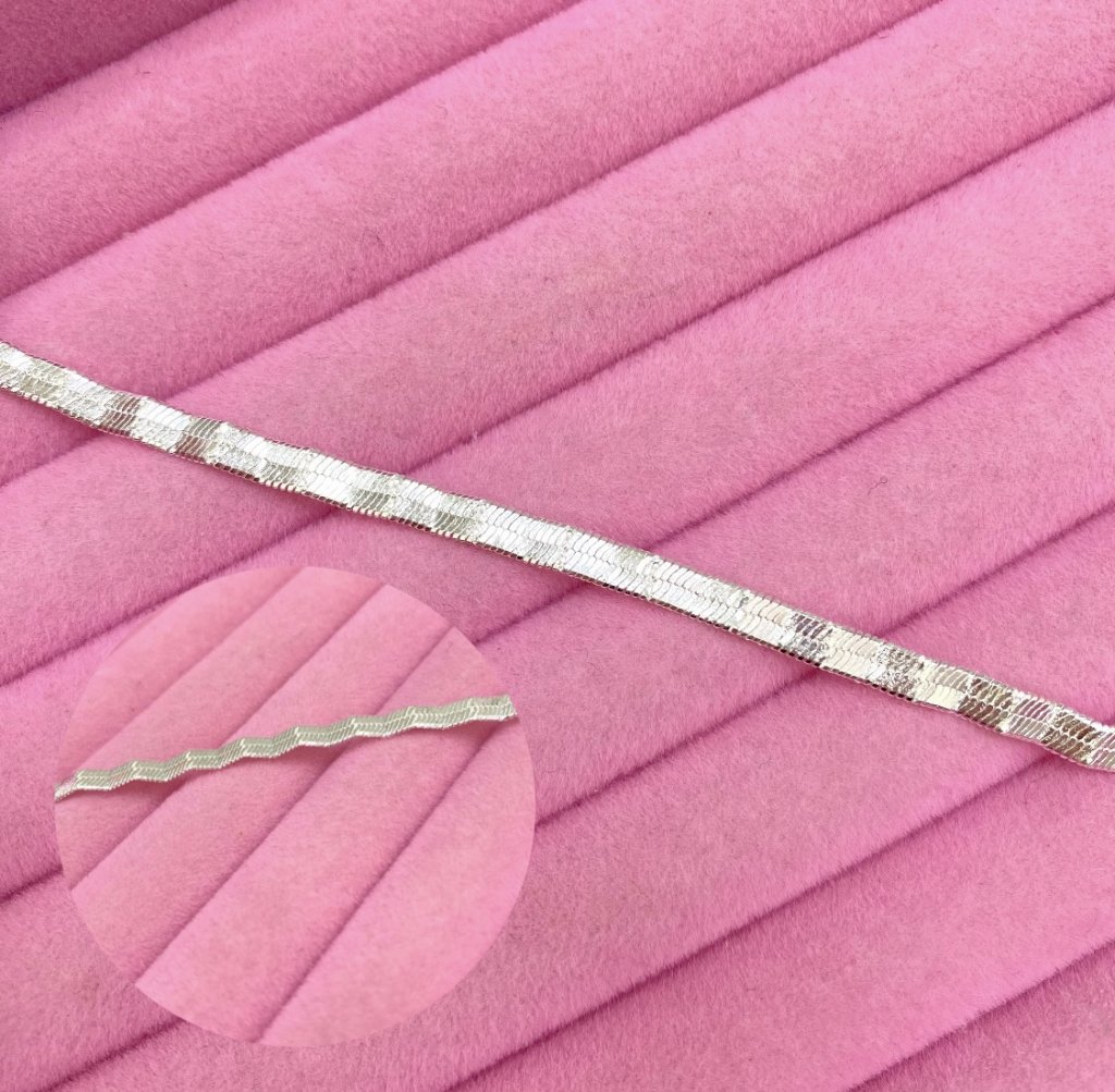 Pulseira prata folheada fio cobra em detalhe amassado ✨