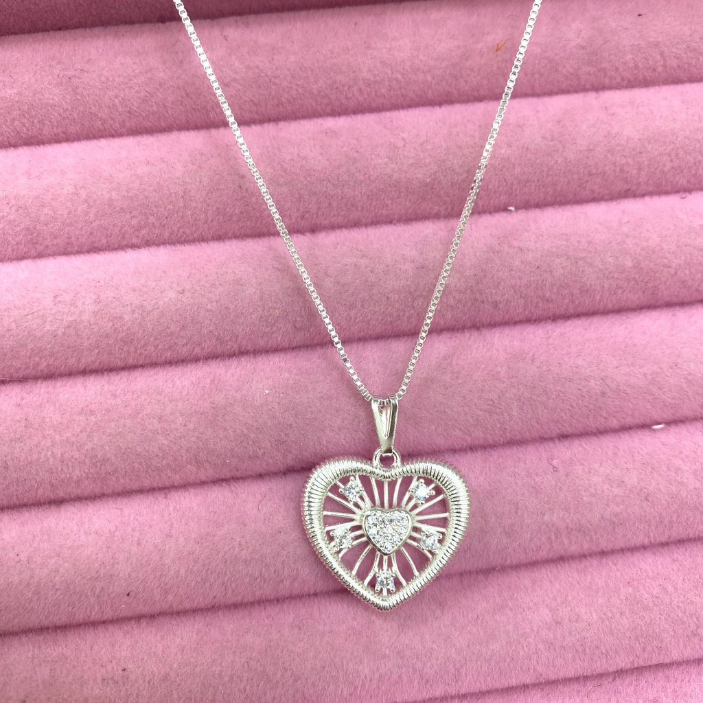 Colar prata folheado pingente coração detalhado e mini ponto de luz ✨