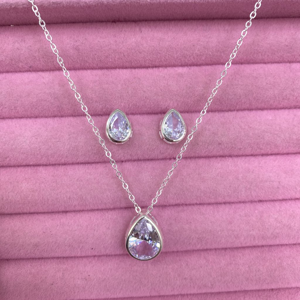 Conjunto colar e brinco prata folhado formato gota lapidado pedra branca ✨
