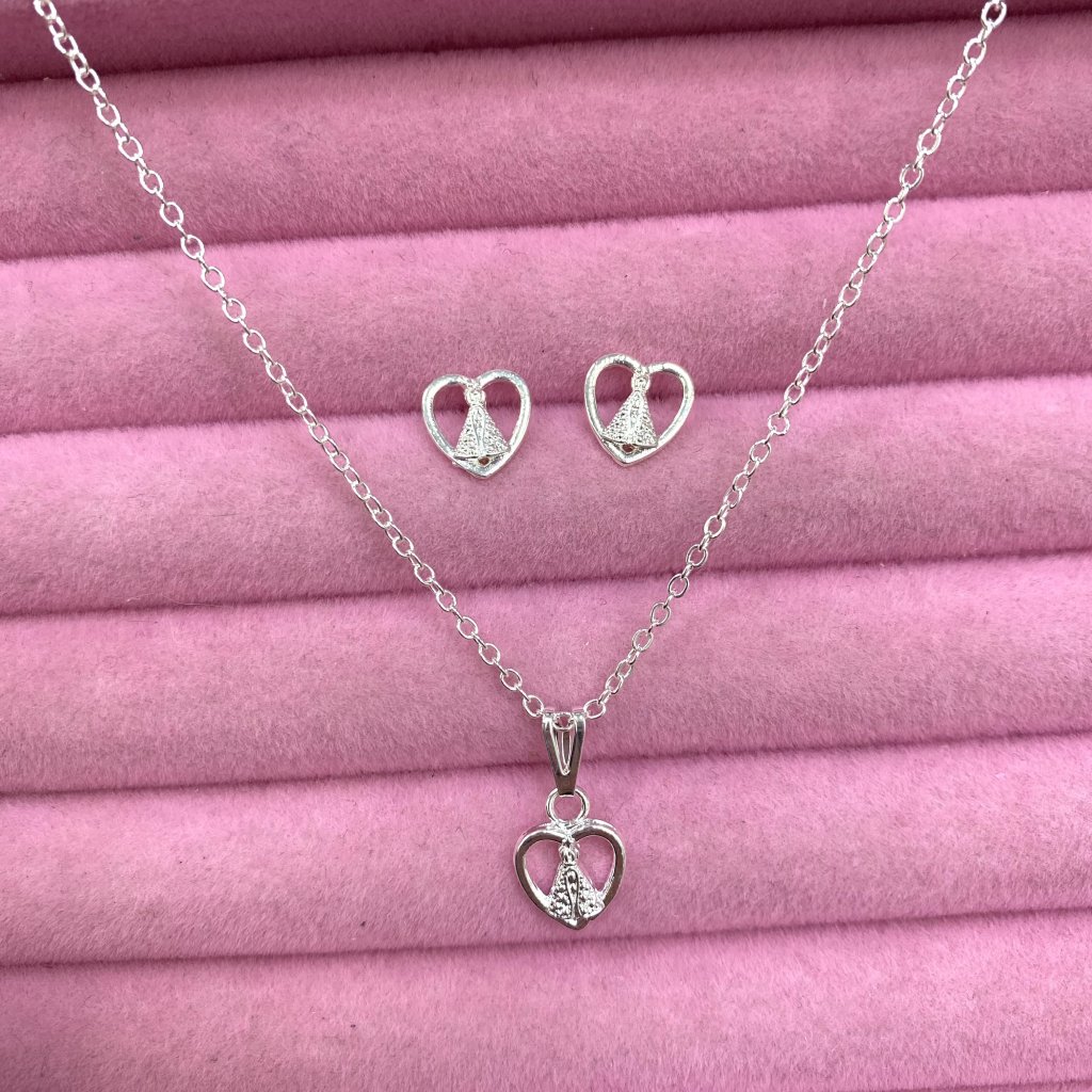 Conjunto colar e brinco prata folheado mini coração e nossa senhora de aparecida ✨