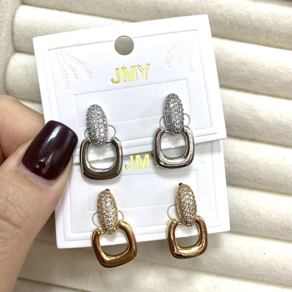 Brinco bijoux fina modelo Oval cravejado e quadrado liso ✨