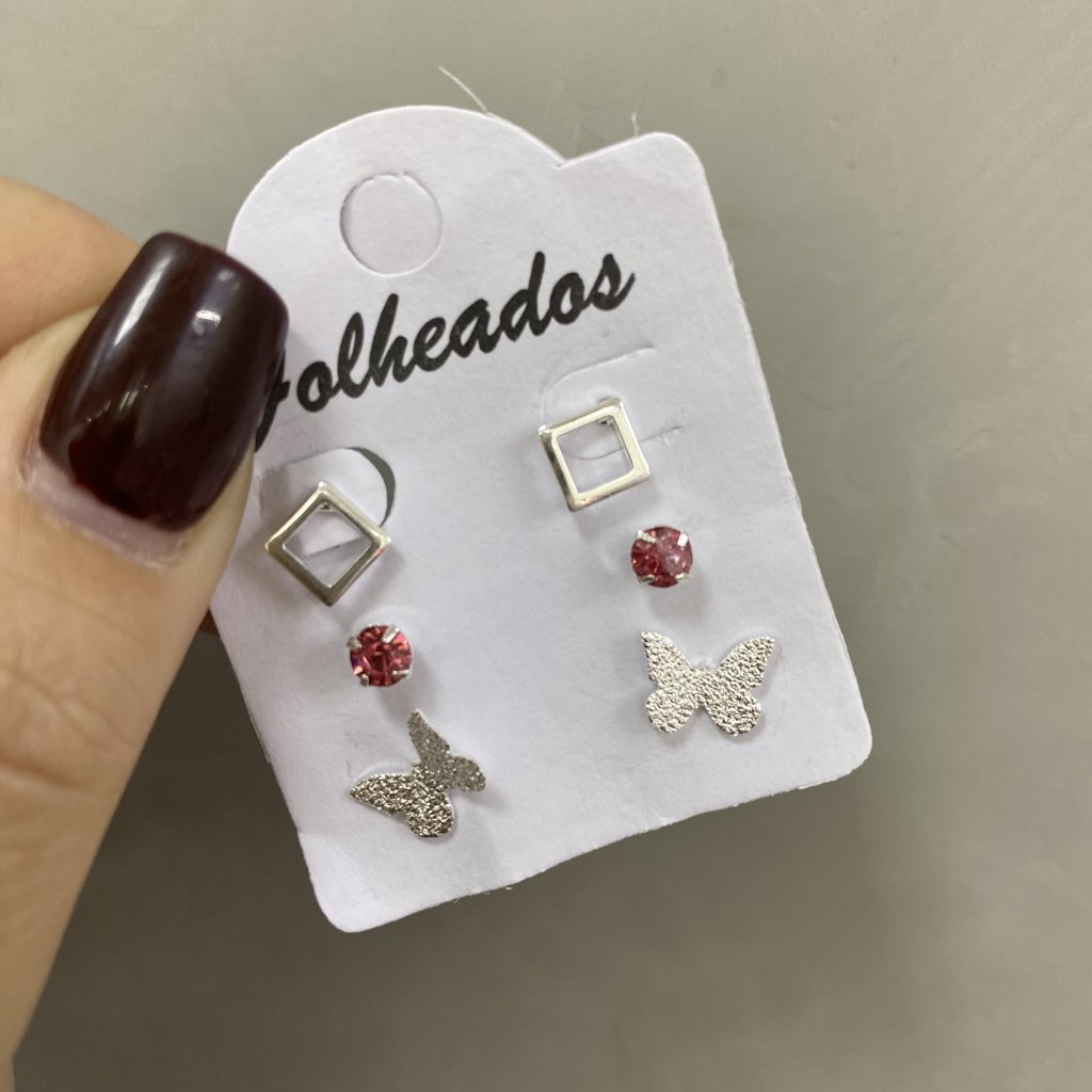 Trio de brincos prata folheado modelo quadrado, ponto de luz vermelho e borboleta 🦋 
