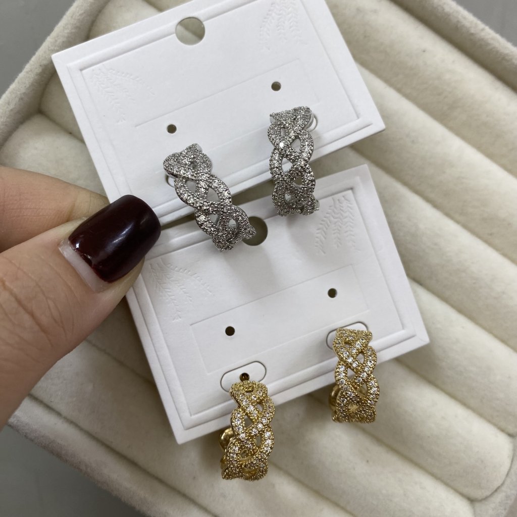 Brinco bijoux fina argola cravejada transada ✨