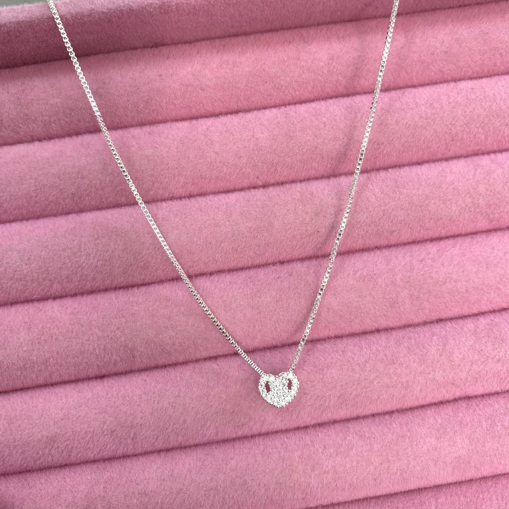 Colar prata folheado mini coração cravejado 💕