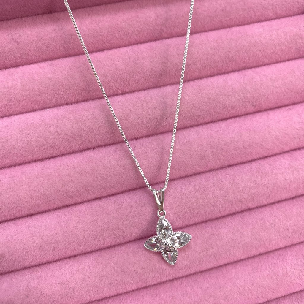 Colar prata folheada pingente trevo da sorte pedraria ✨