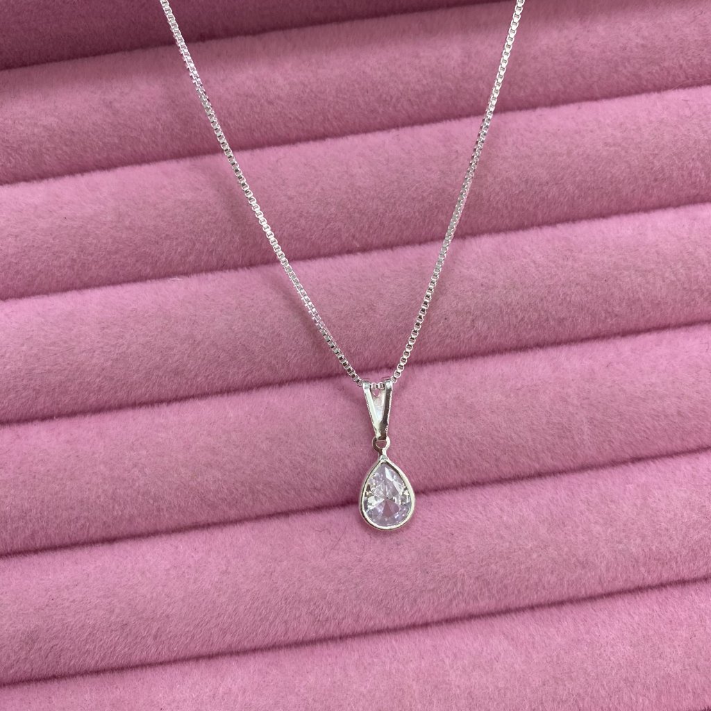 Colar prata folheado pingente gota de luz ✨