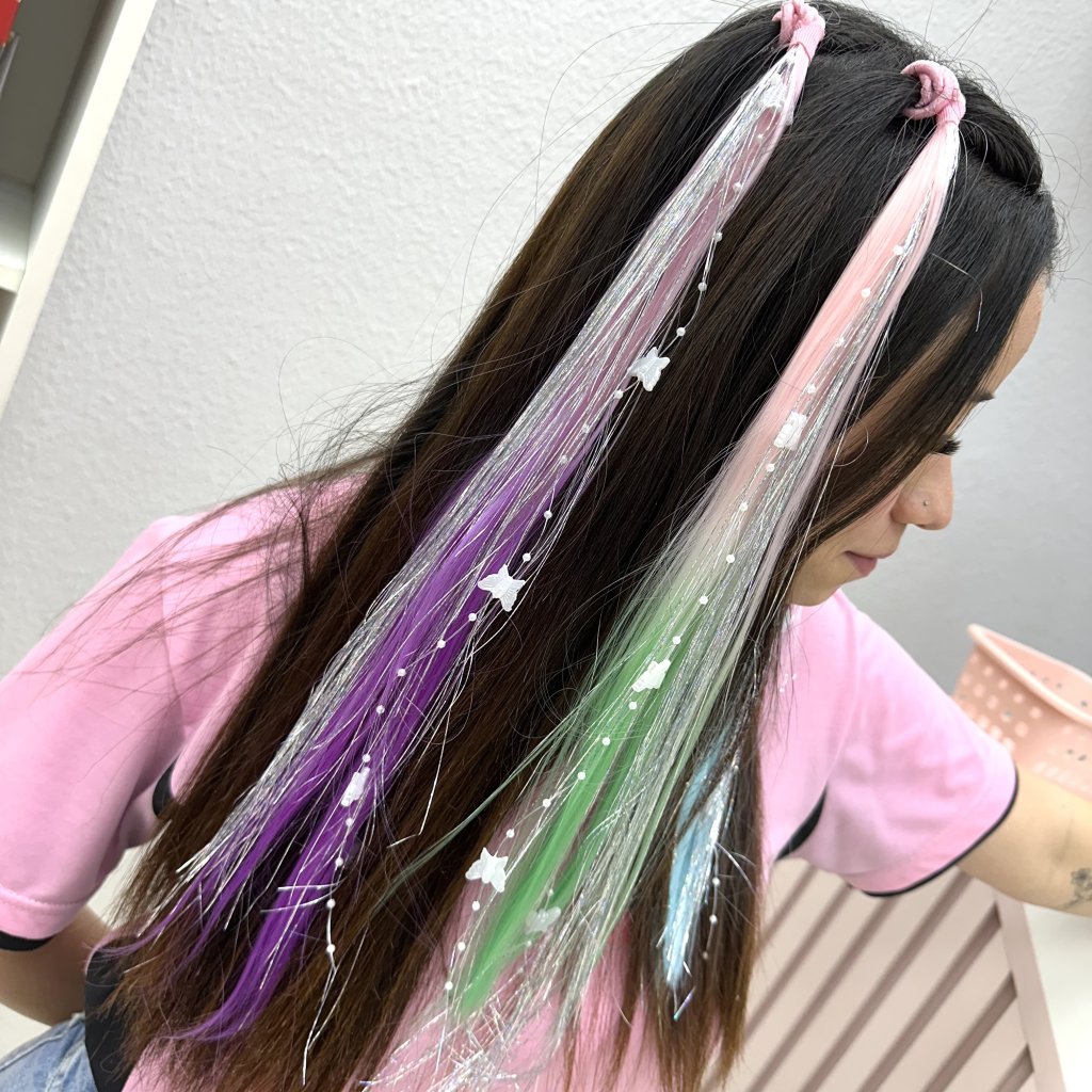 Elástico de cabelo com mecha colorida fios holográficos e borboletas 💕