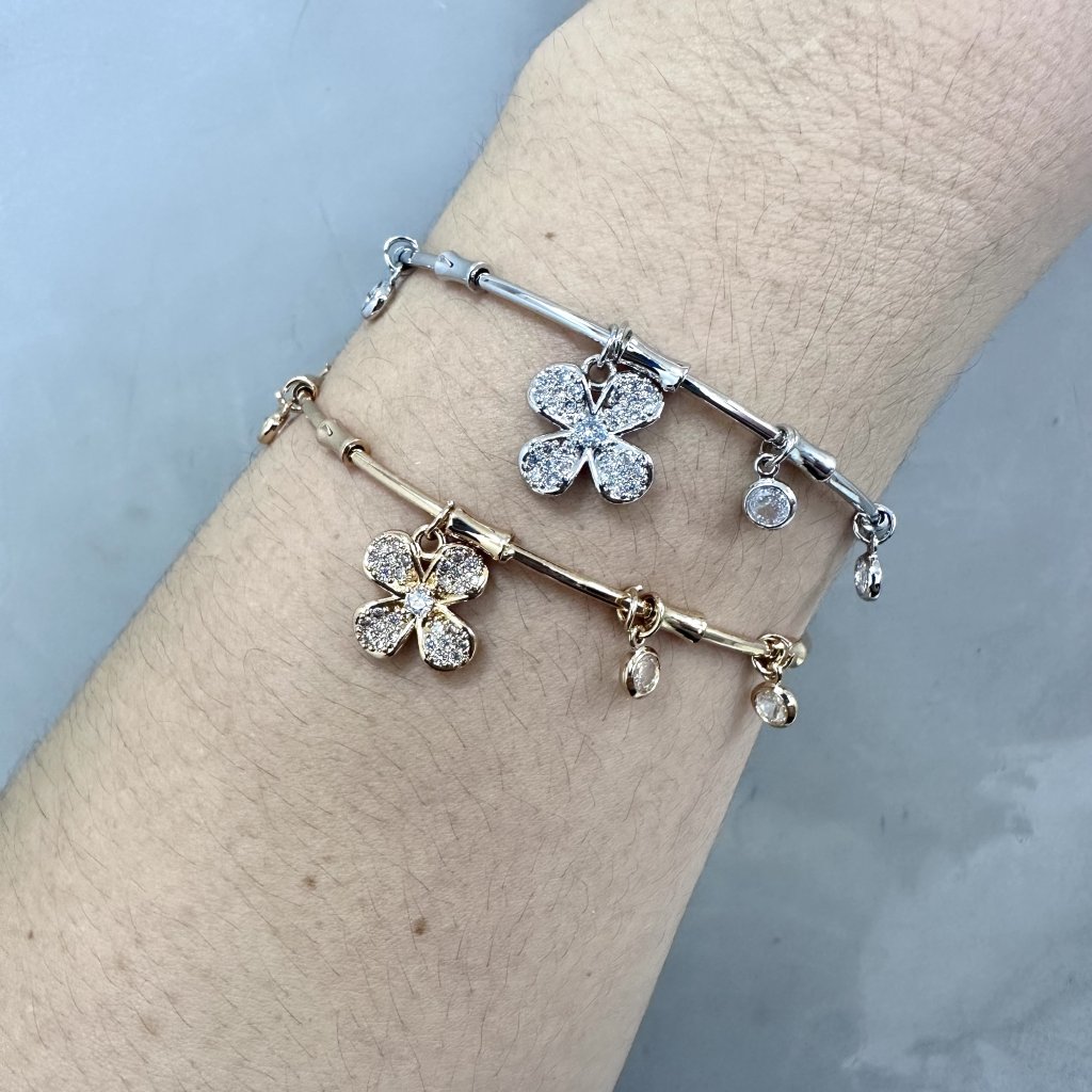 Bracelete bijoux fina modelo fino pingente flor cravejado 🌸