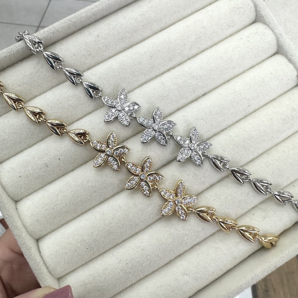 Pulseira bijoux fina modelo Flor cravejado ✨