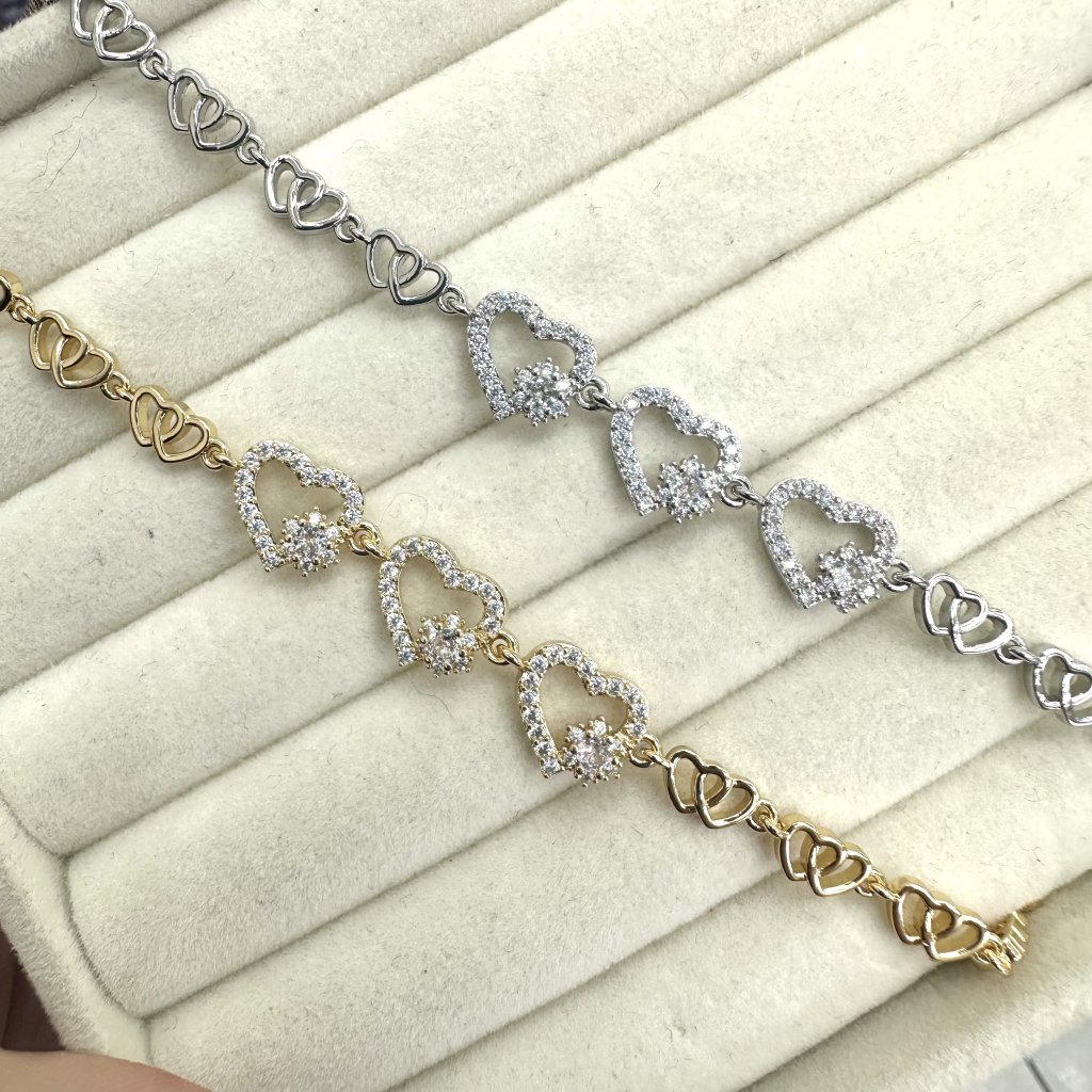 Pulseira bijoux fina Modelo Elos duo coração e coração cravejado ✨