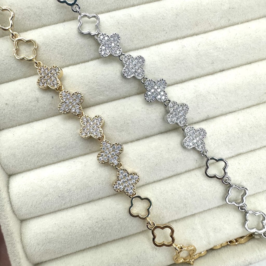 Pulseira bijoux fina Modelo elos Flor da sorte liso e cravejado ✨