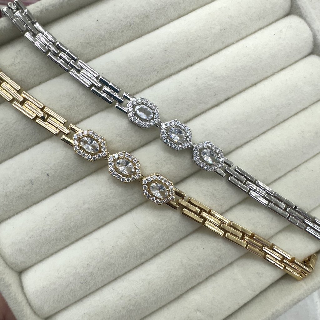 Pulseira bijoux fina Modelo Elos detalhado e pedraria cravejada ✨