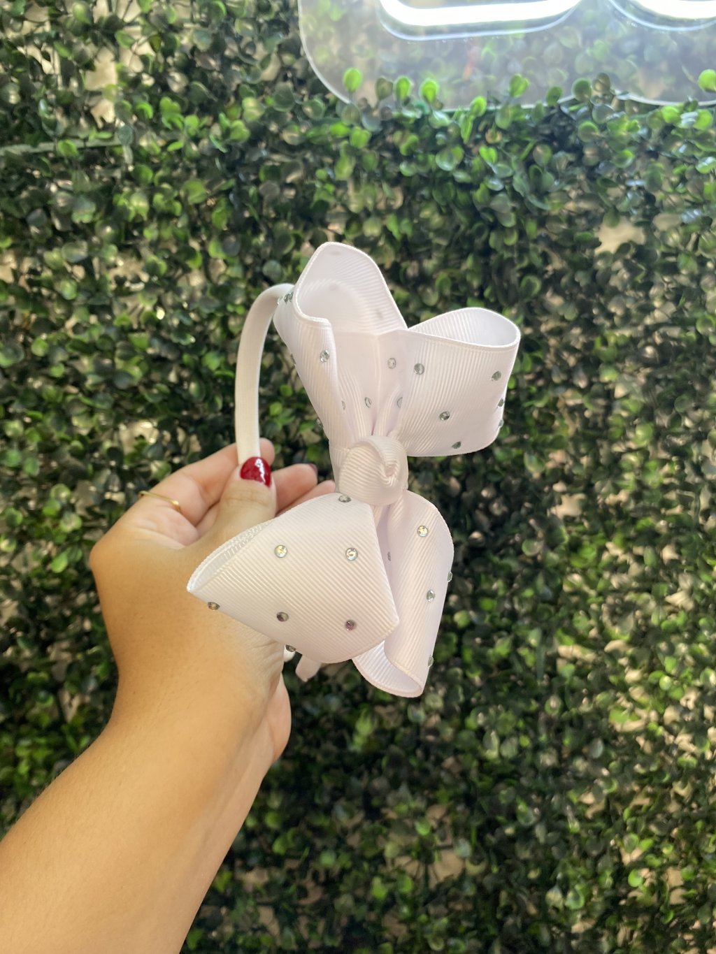 Tiara Branca com Strass 