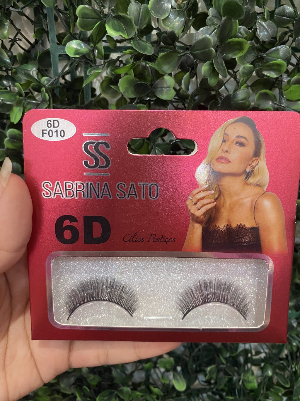 Cílios postiços Sabrina Sato 