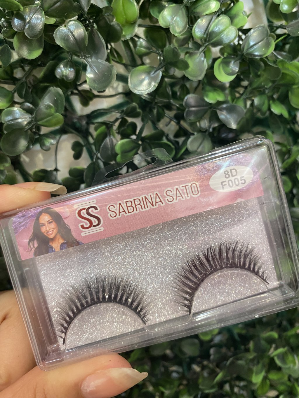 Cílios postiços Sabrina Sato 