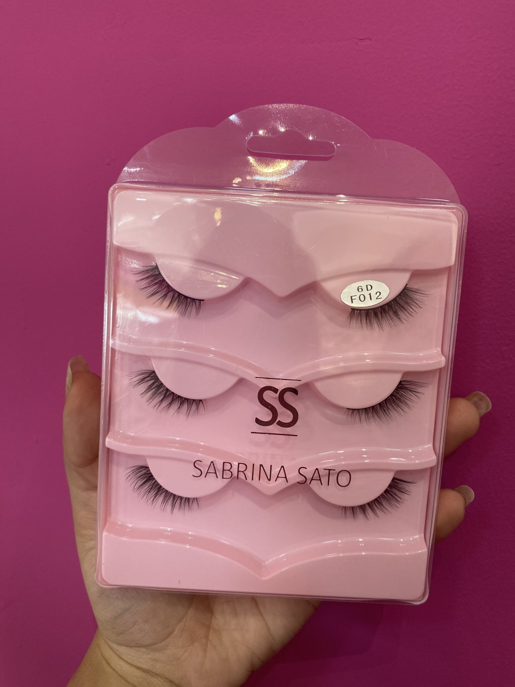 Cílios postiços Sabrina Sato 