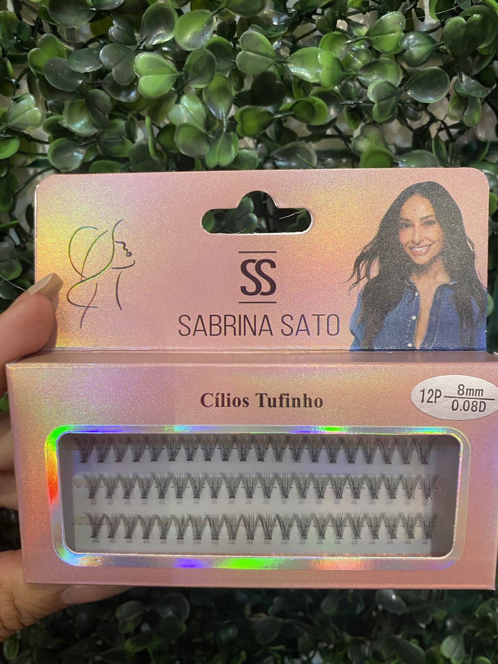 Cílios tufinhos Sabrina Sato 