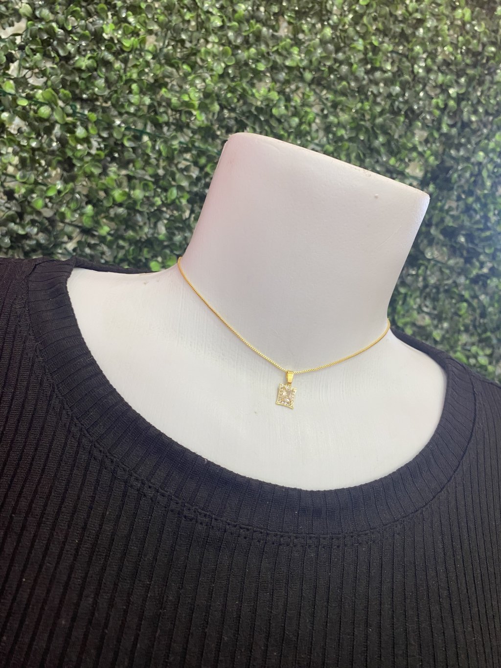 Colar dourado 
